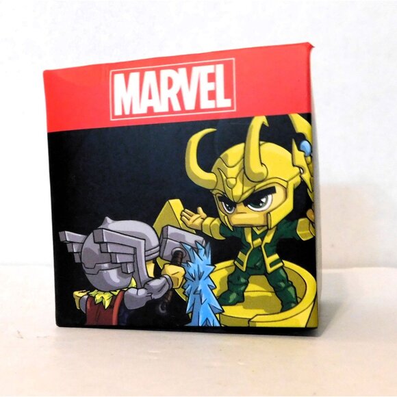 Marvel Collectors Series Thor Vs. Loki 2017 Loot Crate Adult Collectible Figure - Picture 7 of 7